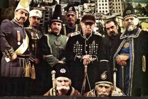 محمدحسین تقوایی : مجموعه جدید قهوه تلخ، ۲۶  (قسمت های 76-77-78) با احتمال تغییرات در داستان، پس از 9 ماه توقف، از 10 اردیبهشت ماه  1391 در شبکه نمایش خانگی توزیع می&zwnj;شود.
