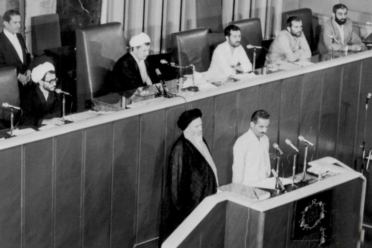 یزد فردا: مراسم تحلیف محمدعلی رجایی رئیسجمهوری ایران یزد فردا: مراسم تحلیف محمدعلی رجایی رئیسجمهوری ایران