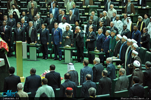 یزد فردا: مراسم تحلیف حسیین روحانی رئیسجمهوری ایران یزد فردا: مراسم تحلیف حسیین روحانی رئیسجمهوری ایران