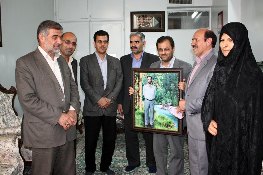 http://www.yazdfarda.com/media/news_gal/file_1812.jpeg