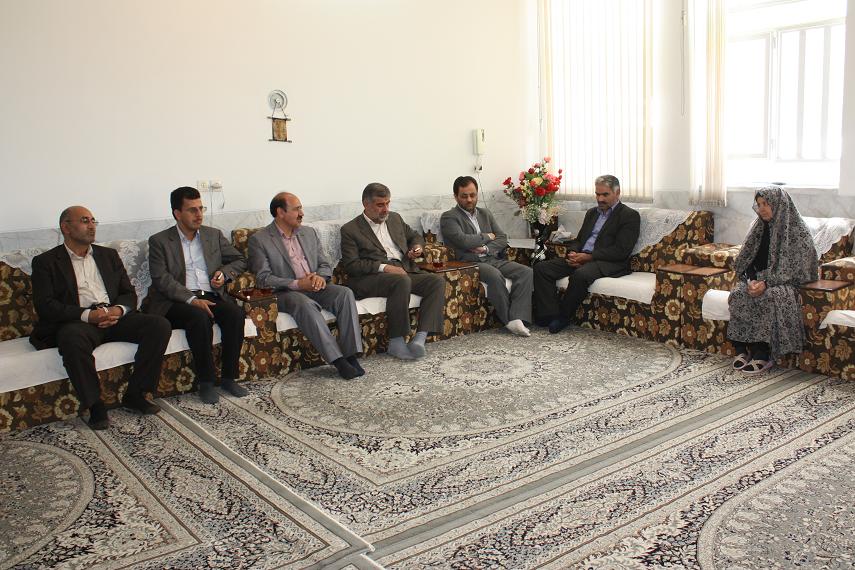 http://www.yazdfarda.com/media/news_gal/file_1813.jpeg