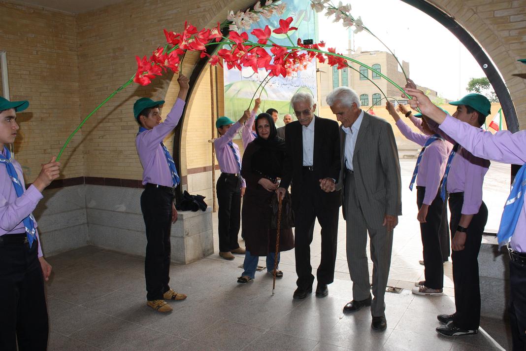 http://www.yazdfarda.com/media/news_gal/file_1822.jpeg