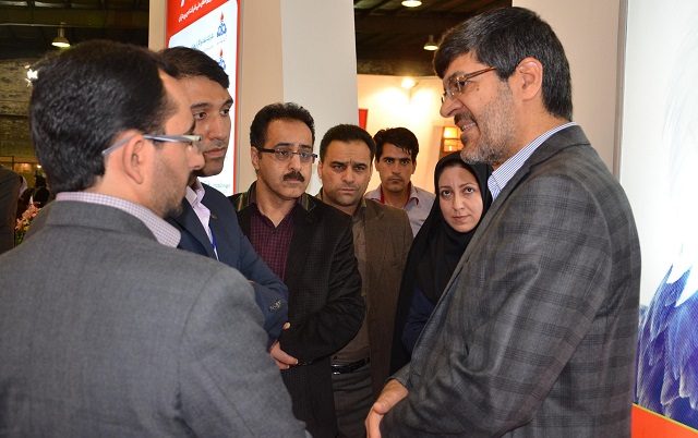 محمد حسین تقوایی زحمتکش :گزارش اختصاصی دهمین نمایشگاه کامپیوتر و موبایل : بازدید کامیتکسی معاون برنامه ریزدی استاندار یزد  