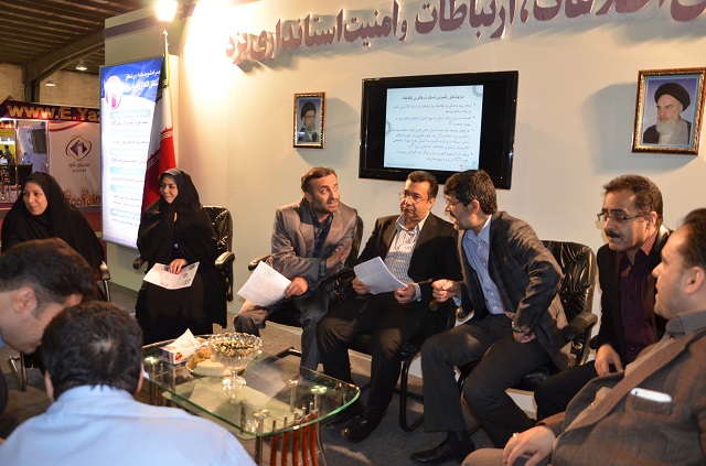 محمد حسین تقوایی زحمتکش :گزارش اختصاصی دهمین نمایشگاه کامپیوتر و موبایل : بازدید کامیتکسی معاون برنامه ریزدی استاندار یزد  