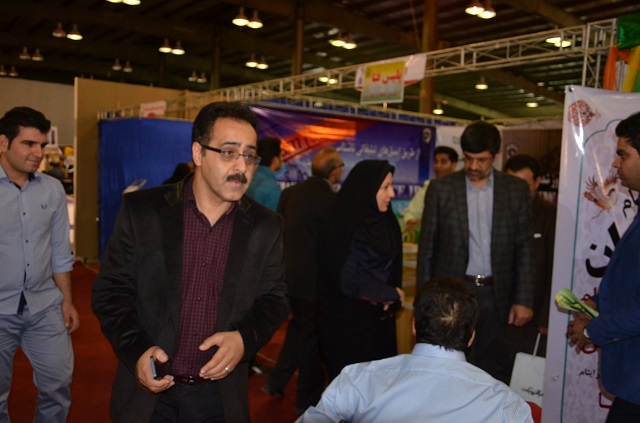 محمد حسین تقوایی زحمتکش :گزارش اختصاصی دهمین نمایشگاه کامپیوتر و موبایل : بازدید کامیتکسی معاون برنامه ریزدی استاندار یزد  