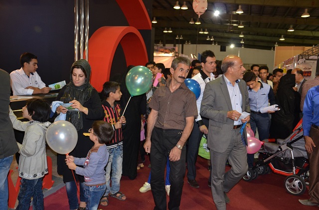 محمد حسین تقوایی زحمتکش :گزارش اختصاصی دهمین نمایشگاه کامپیوتر و موبایل : بازدید کامیتکسی فرماندار یزد