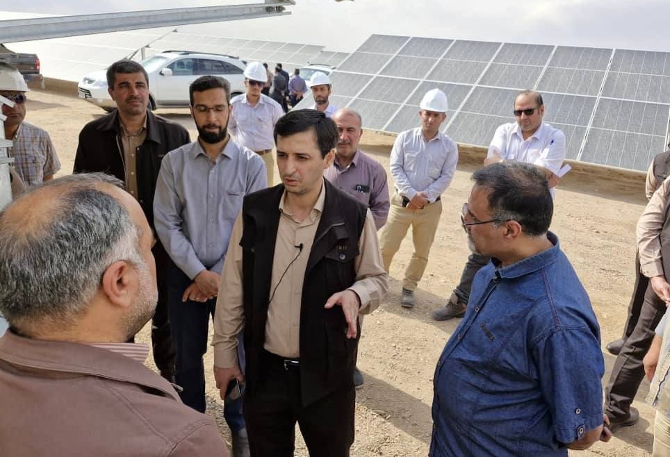 چادرملو با نیروگاه خورشیدی خضرآباد، صنعت را سبز می‌کند