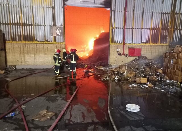 حریق در شهرک صنعتی یزد بدون تلفات مهار شد