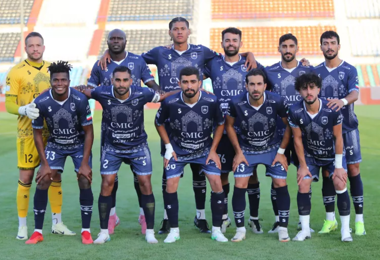 چادرملو سرانجام میزبان شد