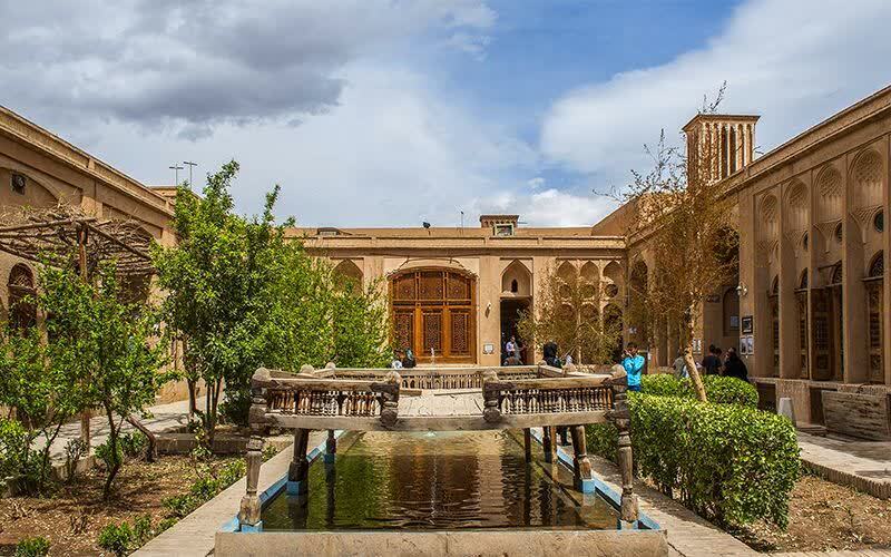 خانه تاریخی لاری‌ها تا پیش از نوروز احیا و باز پیرایی می‌شود