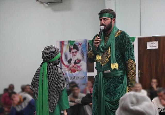 به مناسبت ایام فاطمیه ۲ مجلس تعزیه در اردوگاه کرامت کرمان برگزار شد