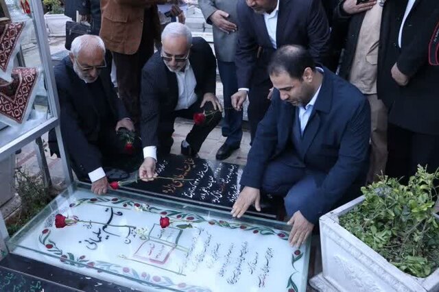 وزیر آموزش و پرورش به مقام سردار شهید حاج قاسم سلیمانی ادای احترام کرد