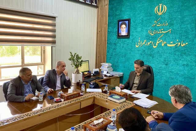 طرح تعویض چمن ورزشگاه نصیری یزد کلید خورد