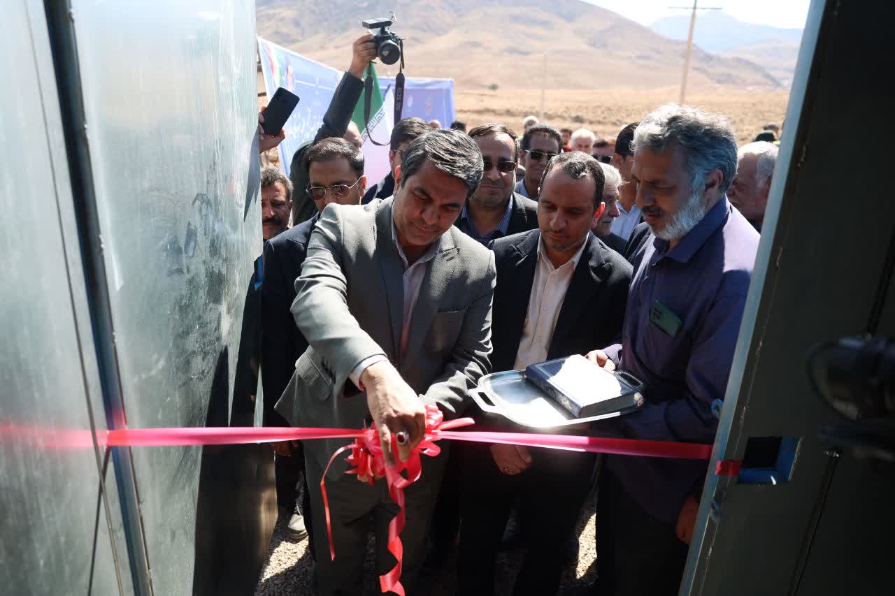 آغاز عملیات اجرایی انتقال آب از خط خلیج فارس به شهرستان زرند به زودی/ فراهم شدن فرصت اعطای زمین به ۳۰۰۰ نفر واجد شرایط در زرند