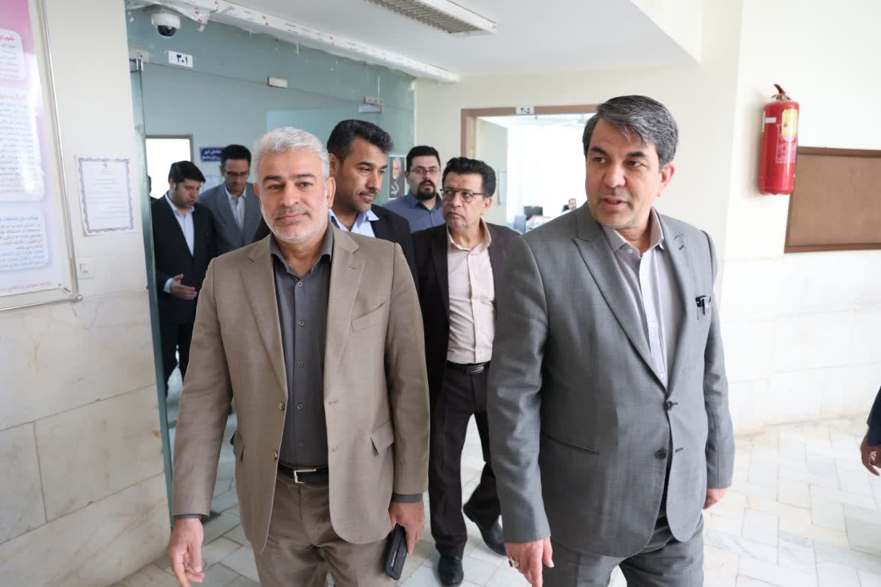 تاکید استاندار کرمان بر تقویت زیرساخت‌های توسعه اقتصادی استان