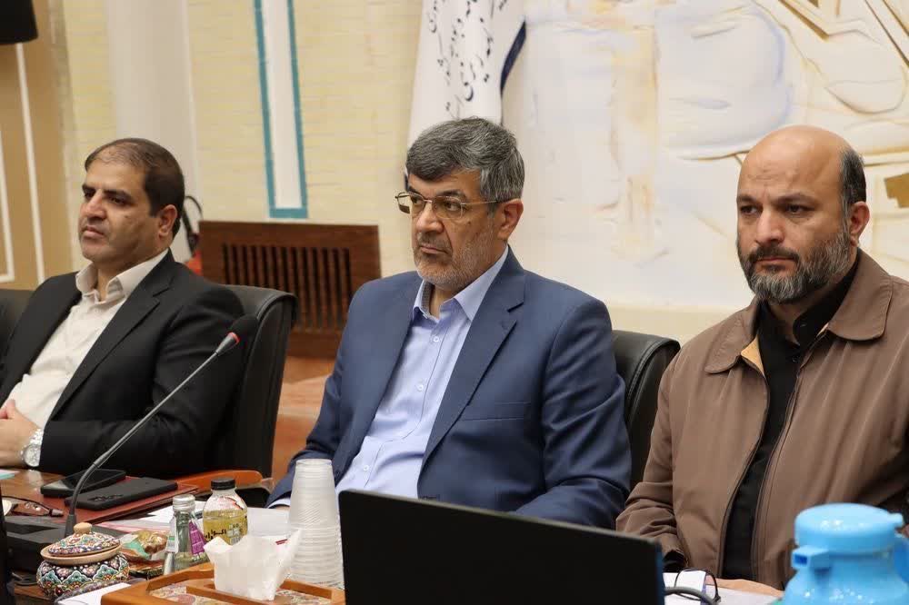 یزد از استان‌های برتر کشور در اجرای نهضت ملی مسکن و نیروگاه‌های خورشیدی است/ برنامه‌های استان برای تکمیل و بازسازی ۱۲۹ مدرسه در راستای نهضت عدالت آموزشی