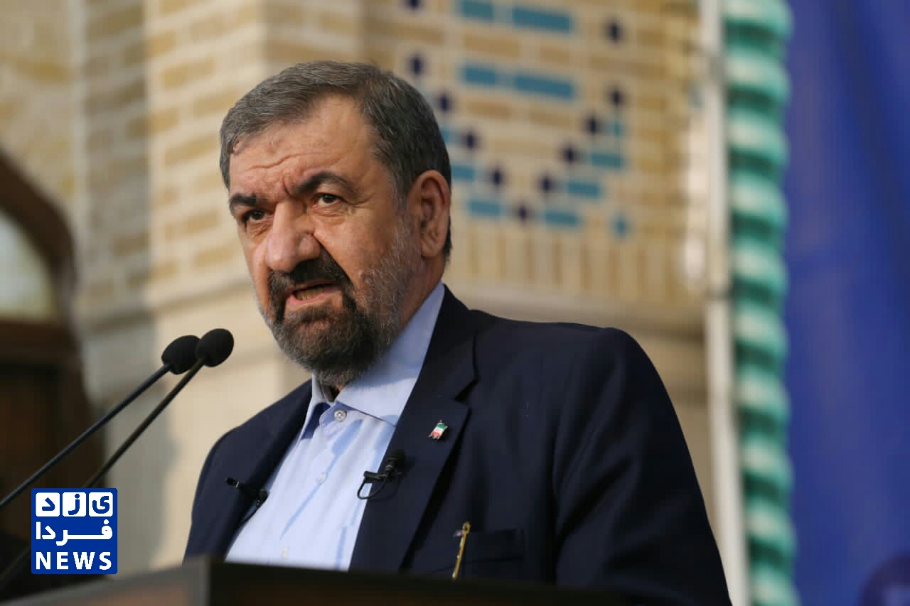 حضور محسن رضایی در نماز جمعه شهر میبد (مصلی آیت‌الله اعرافی)