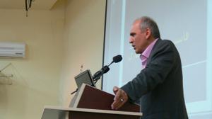 باید زمینه مشارکت شرکت های اقتصادی ایران را در طرح های بزرگ بین المللی فراهم کنیم