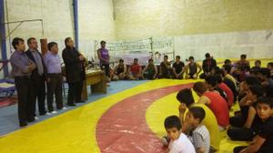 فرماندار خاتم: امروز استان حساب ويژه اي روي ورزشكاران خاتم باز كرده است