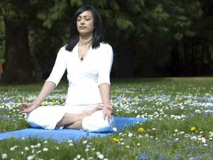 آشـنایی با یوگا 