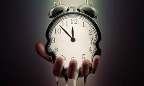 فیزیکدانان می گویند زمان در حال کندتر شدن و در نهایت متوقف شدن است!