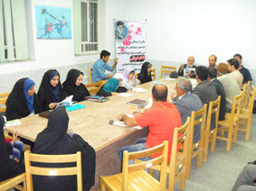 مراسم شب شعر و مشاعره در کتابخانه عمومی فاطمیه بهاباد برگزار شد+عکس