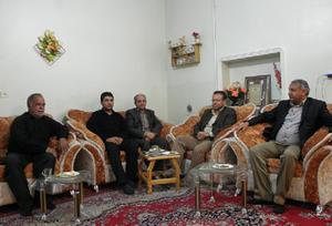 عيادت هنرمندان از محمد فلاحزاده مجري جشنواره آواها و نواها