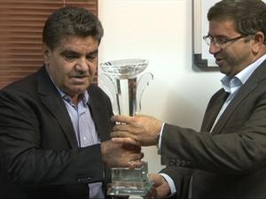 افتخار می کنم که حامی جوانان خوش استعداد، با اخلاق و قدرشناس در شهر قهرمان‌پرور مهریز هستم.