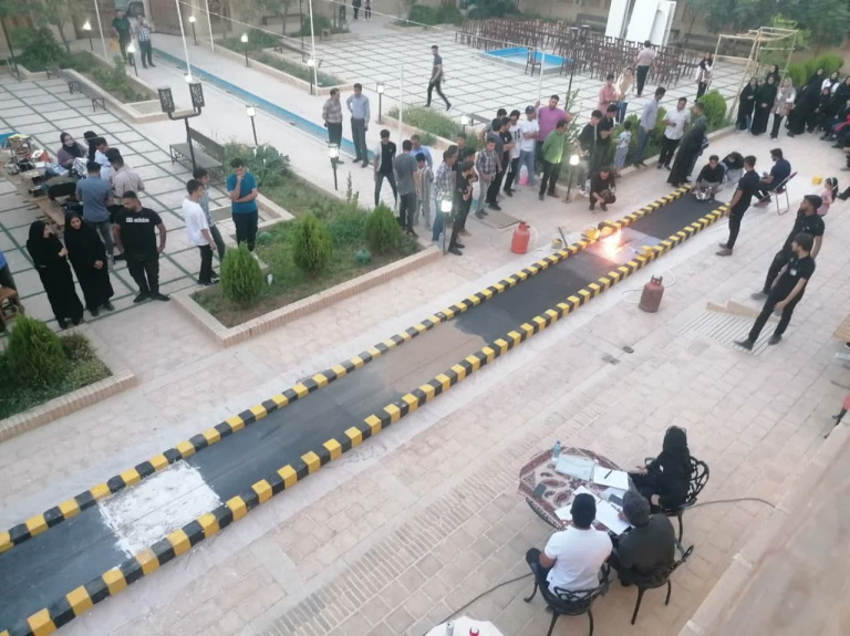 برگزاری چهارمین دوره مسابقه نجات تخم مرغ در ابرکوه