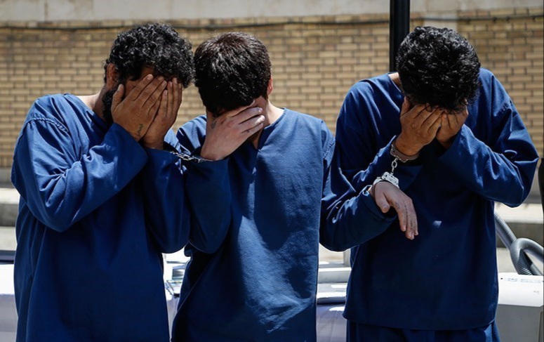 دستگيري 3 نفر توزيع کننده مواد مخدر شهرستان هاي ميبد و اشکذر و اردکان در شهرستان اردکان 